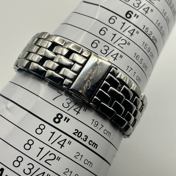 Kenneth Cole Silver Tone Stainless Steel Women’s Watch Working New Battery - Picture 8 of 8